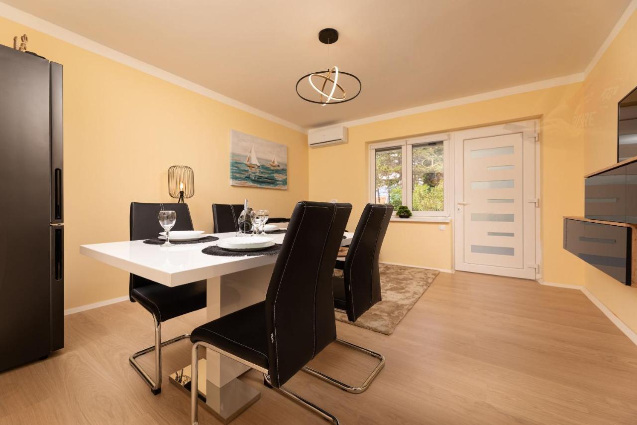 Apartments Vugrin ชิโล ภายนอก รูปภาพ