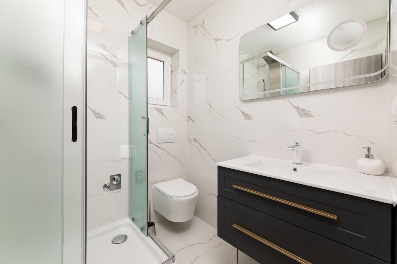 Apartments Vugrin ชิโล ภายนอก รูปภาพ