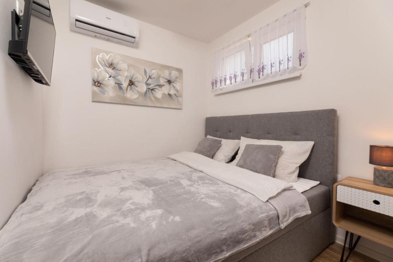 Apartments Vugrin ชิโล ภายนอก รูปภาพ
