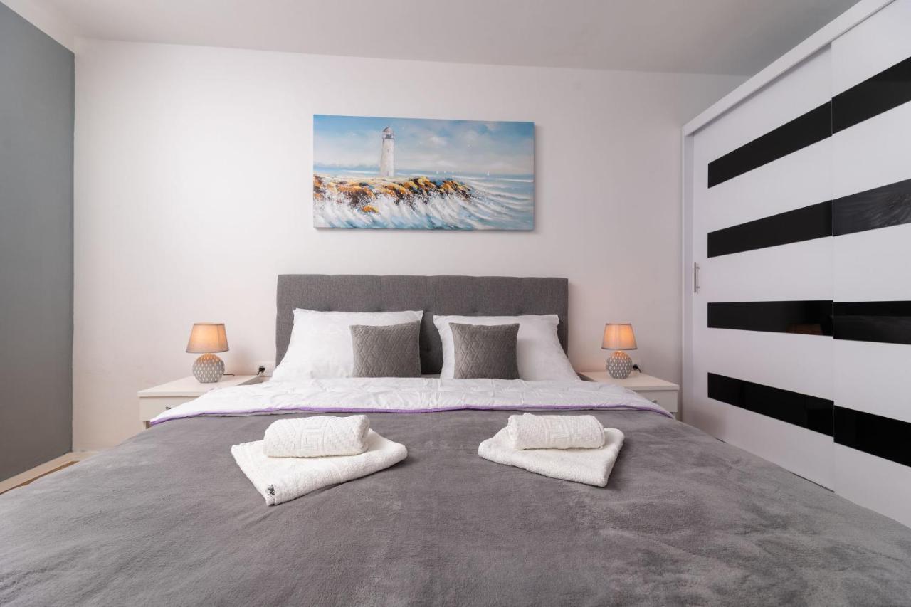Apartments Vugrin ชิโล ภายนอก รูปภาพ